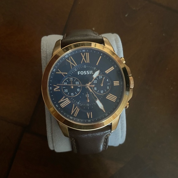 Fossil 44MM Brown Leather Watch - Picture 1 of 4